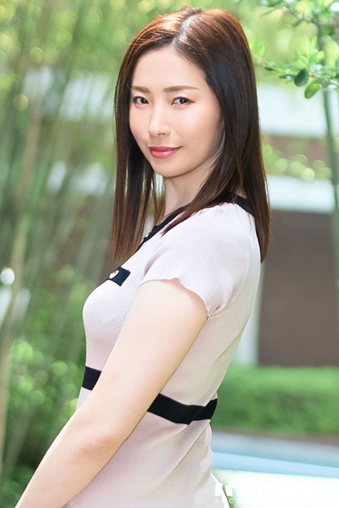 新城由衣